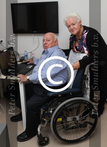 Vlaardingen, 29 September 2016
Bas v Toor in rolstoel samen met zijn vrouw Coby v Toor in zijn kamer bij Revalidatiecentrum Marnix