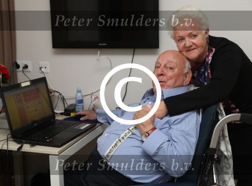 Vlaardingen, 29 September 2016
Bas v Toor in rolstoel samen met zijn vrouw Coby v Toor in zijn kamer bij Revalidatiecentrum Marnix