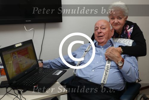 Vlaardingen, 29 September 2016
Bas v Toor in rolstoel samen met zijn vrouw Coby v Toor in zijn kamer bij Revalidatiecentrum Marnix