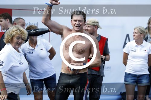 Amsterdam 11 september 2016
Amsterdam city swim tbv ALS door de amsterdamse grachten. Beau v Erven Dorens met zoon