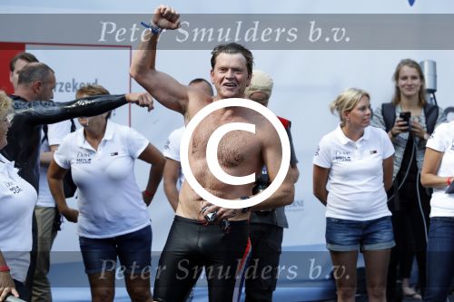 Amsterdam 11 september 2016
Amsterdam city swim tbv ALS door de amsterdamse grachten. Beau v Erven Dorens met zoon