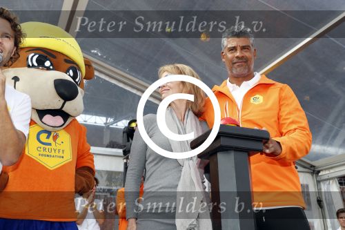 Amsterdam 21 september 2016
Sportdag van de Johan Cruijff foundation in het Olympisch stadion. Danny Cruijff en Estelle Cruijff zijn aanwezig . Frank Rijkaard