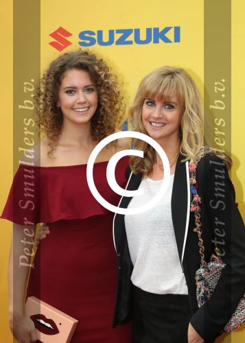 Breda, 25 September 2016 Chasse Theater premiere Hair
Daphne Deckers met dochter Emma