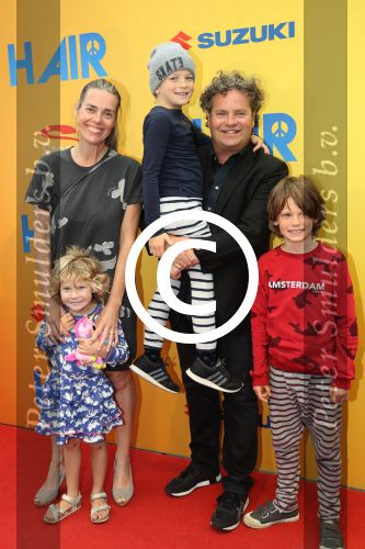 Breda, 25 September 2016 Chasse Theater premiere Hair
Dirk Zeelenberg met gezin