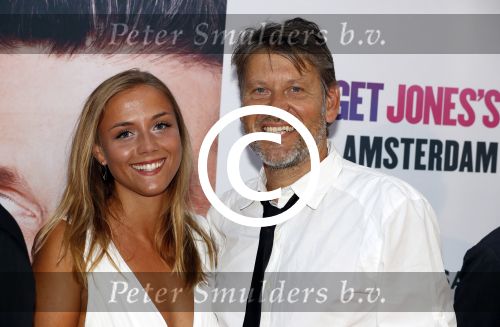 Amsterdam 13 september 2016
Premiere Bridget Jones baby in Tuschinski. erik v d Hoff met ...(dochter??)