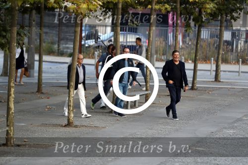Antwerpen 21 sptember 2016
Frank Masmeijer arriveert bij de rechtbank van Antwerpen et een cameraploeg van SBS6 ivm opames van zijn real life soap. Ook zijn schoonvader is erbij