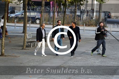 Antwerpen 21 sptember 2016
Frank Masmeijer arriveert bij de rechtbank van Antwerpen et een cameraploeg van SBS6 ivm opames van zijn real life soap. Ook zijn schoonvader is erbij