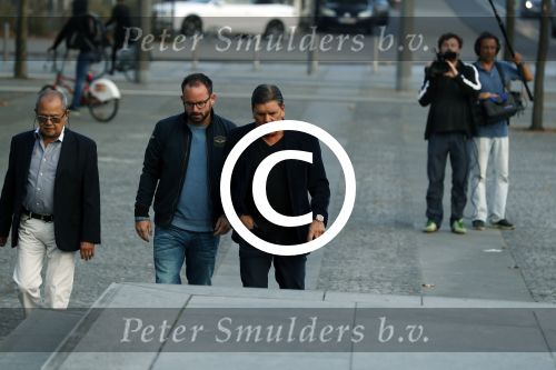 Antwerpen 21 sptember 2016
Frank Masmeijer arriveert bij de rechtbank van Antwerpen et een cameraploeg van SBS6 ivm opames van zijn real life soap. Ook zijn schoonvader is erbij