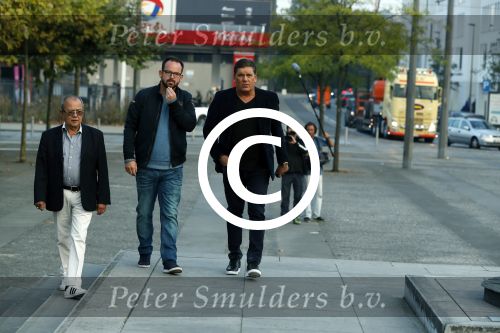 Antwerpen 21 sptember 2016
Frank Masmeijer arriveert bij de rechtbank van Antwerpen et een cameraploeg van SBS6 ivm opames van zijn real life soap. Ook zijn schoonvader is erbij