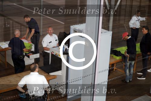 Antwerpen 21 sptember 2016
Frank Masmeijer arriveert bij de rechtbank van Antwerpen et een cameraploeg van SBS6 ivm opames van zijn real life soap. Ook zijn schoonvader is erbij