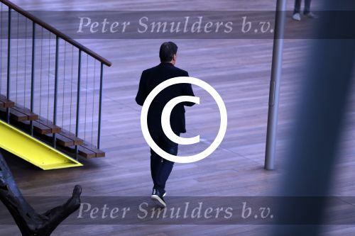 Antwerpen 21 sptember 2016
Frank Masmeijer arriveert bij de rechtbank van Antwerpen et een cameraploeg van SBS6 ivm opames van zijn real life soap. Ook zijn schoonvader is erbij