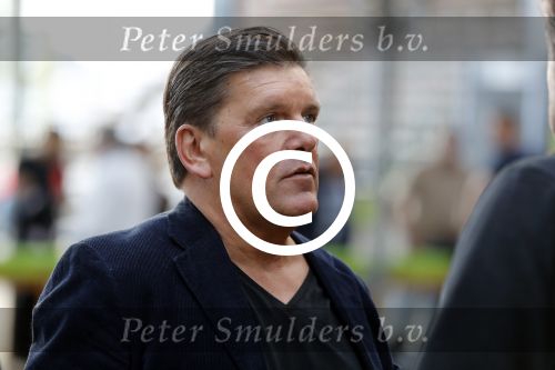 Antwerpen 21 sptember 2016
Frank Masmeijer arriveert bij de rechtbank van Antwerpen et een cameraploeg van SBS6 ivm opames van zijn real life soap. Ook zijn schoonvader is erbij