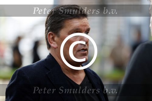 Antwerpen 21 sptember 2016
Frank Masmeijer arriveert bij de rechtbank van Antwerpen et een cameraploeg van SBS6 ivm opames van zijn real life soap. Ook zijn schoonvader is erbij