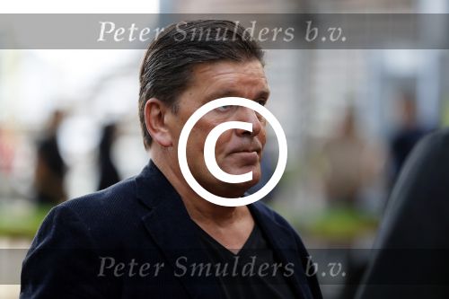 Antwerpen 21 sptember 2016
Frank Masmeijer arriveert bij de rechtbank van Antwerpen et een cameraploeg van SBS6 ivm opames van zijn real life soap. Ook zijn schoonvader is erbij