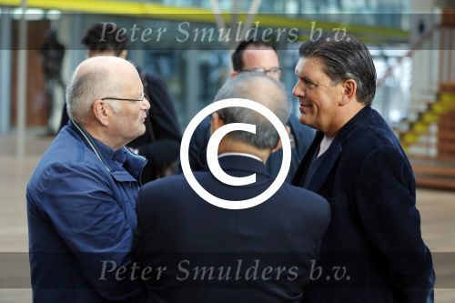 Antwerpen 21 sptember 2016
Frank Masmeijer arriveert bij de rechtbank van Antwerpen et een cameraploeg van SBS6 ivm opames van zijn real life soap. Ook zijn schoonvader is erbij