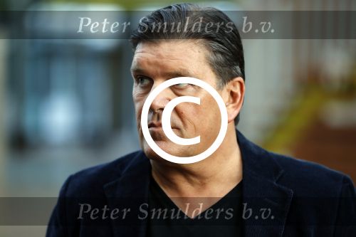 Antwerpen 21 sptember 2016
Frank Masmeijer arriveert bij de rechtbank van Antwerpen et een cameraploeg van SBS6 ivm opames van zijn real life soap. Ook zijn schoonvader is erbij