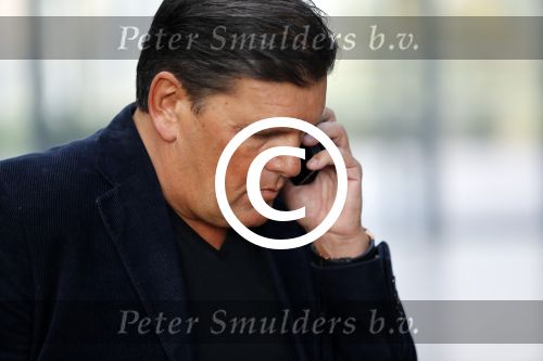 Antwerpen 21 sptember 2016
Frank Masmeijer arriveert bij de rechtbank van Antwerpen et een cameraploeg van SBS6 ivm opames van zijn real life soap. Ook zijn schoonvader is erbij