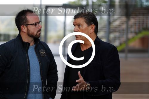 Antwerpen 21 sptember 2016
Frank Masmeijer arriveert bij de rechtbank van Antwerpen et een cameraploeg van SBS6 ivm opames van zijn real life soap. Ook zijn schoonvader is erbij