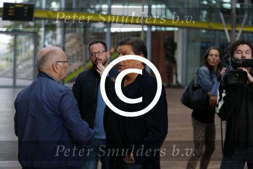 Antwerpen 21 sptember 2016
Frank Masmeijer arriveert bij de rechtbank van Antwerpen et een cameraploeg van SBS6 ivm opames van zijn real life soap. Ook zijn schoonvader is erbij