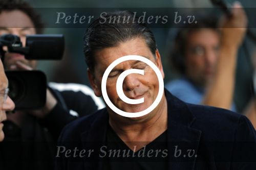 Antwerpen 21 sptember 2016
Frank Masmeijer arriveert bij de rechtbank van Antwerpen et een cameraploeg van SBS6 ivm opames van zijn real life soap. Ook zijn schoonvader is erbij