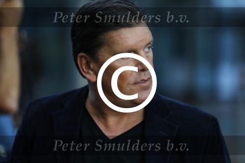 Antwerpen 21 sptember 2016
Frank Masmeijer arriveert bij de rechtbank van Antwerpen et een cameraploeg van SBS6 ivm opames van zijn real life soap. Ook zijn schoonvader is erbij
