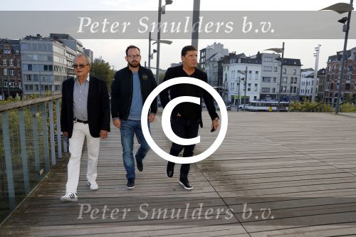 Antwerpen 21 sptember 2016
Frank Masmeijer arriveert bij de rechtbank van Antwerpen et een cameraploeg van SBS6 ivm opames van zijn real life soap. Ook zijn schoonvader is erbij