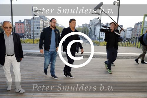 Antwerpen 21 sptember 2016
Frank Masmeijer arriveert bij de rechtbank van Antwerpen et een cameraploeg van SBS6 ivm opames van zijn real life soap. Ook zijn schoonvader is erbij