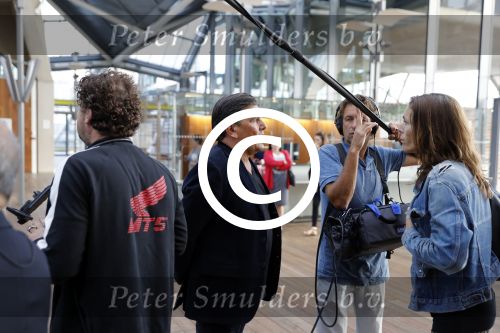 Antwerpen 21 sptember 2016
Frank Masmeijer arriveert bij de rechtbank van Antwerpen et een cameraploeg van SBS6 ivm opames van zijn real life soap. Ook zijn schoonvader is erbij
