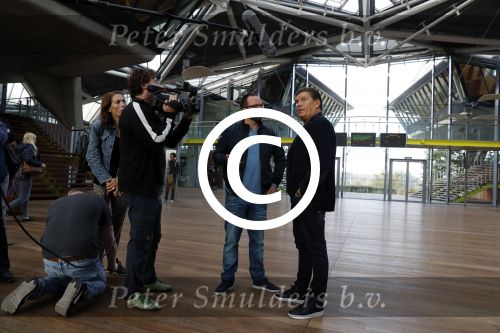 Antwerpen 21 sptember 2016
Frank Masmeijer arriveert bij de rechtbank van Antwerpen et een cameraploeg van SBS6 ivm opames van zijn real life soap. Ook zijn schoonvader is erbij