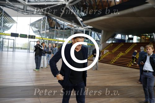 Antwerpen 21 sptember 2016
Frank Masmeijer arriveert bij de rechtbank van Antwerpen et een cameraploeg van SBS6 ivm opames van zijn real life soap. Ook zijn schoonvader is erbij