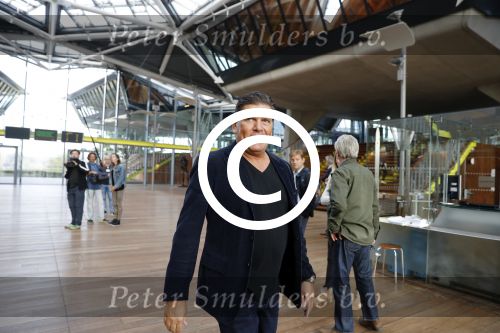 Antwerpen 21 sptember 2016
Frank Masmeijer arriveert bij de rechtbank van Antwerpen et een cameraploeg van SBS6 ivm opames van zijn real life soap. Ook zijn schoonvader is erbij