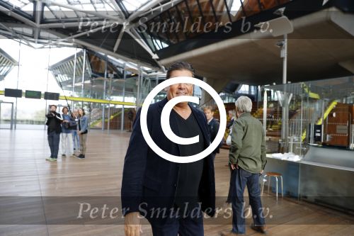 Antwerpen 21 sptember 2016
Frank Masmeijer arriveert bij de rechtbank van Antwerpen et een cameraploeg van SBS6 ivm opames van zijn real life soap. Ook zijn schoonvader is erbij