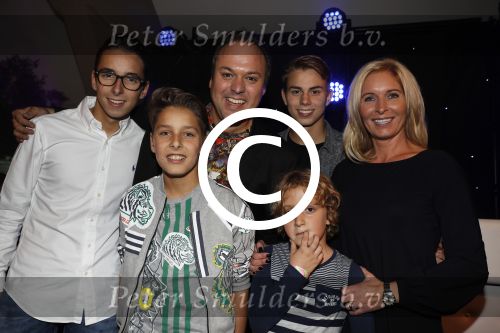 Alphen aan de Rijn 5 oktober 2016
Fandag Frans Bauer in het Aviofauna. Zijn vrouw Mariska en al zijn kinderen zijn erbij.