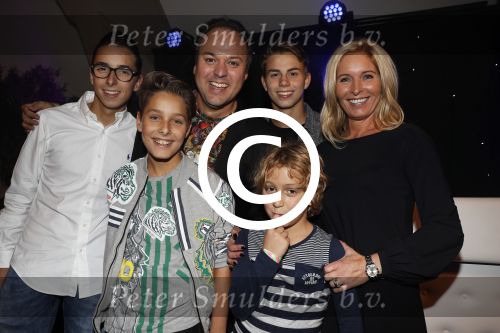 Alphen aan de Rijn 5 oktober 2016
Fandag Frans Bauer in het Aviofauna. Zijn vrouw Mariska en al zijn kinderen zijn erbij.