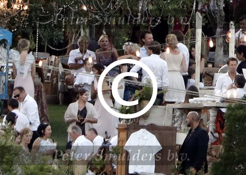 Ibiza 24 september 2016
Trouwen Gigi Ravelli en Roger Hodenius op ibiza . Ze trouwenni zuin huis/finca.