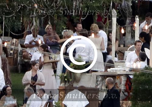 Ibiza 24 september 2016
Trouwen Gigi Ravelli en Roger Hodenius op ibiza . Ze trouwenni zuin huis/finca.