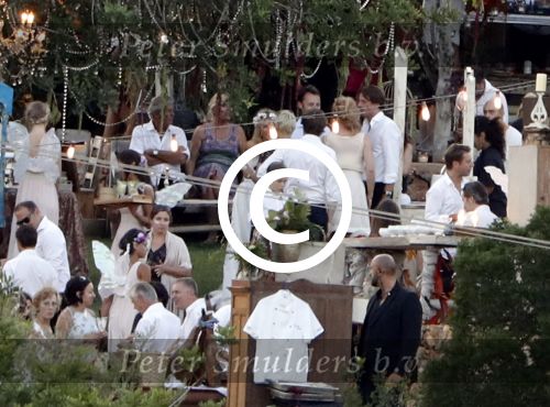 Ibiza 24 september 2016
Trouwen Gigi Ravelli en Roger Hodenius op ibiza . Ze trouwenni zuin huis/finca.