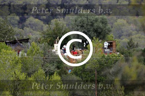Ibiza 24 september 2016
Trouwen Gigi Ravelli en Roger Hodenius op ibiza . Ze trouwenni zuin huis/finca.