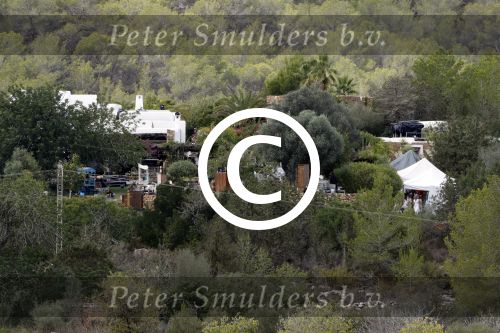 Ibiza 24 september 2016
Trouwen Gigi Ravelli en Roger Hodenius op ibiza . Ze trouwenni zuin huis/finca.