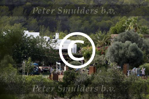 Ibiza 24 september 2016
Trouwen Gigi Ravelli en Roger Hodenius op ibiza . Ze trouwenni zuin huis/finca.