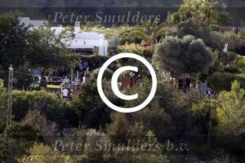 Ibiza 24 september 2016
Trouwen Gigi Ravelli en Roger Hodenius op ibiza . Ze trouwenni zuin huis/finca.