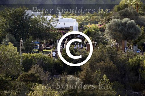 Ibiza 24 september 2016
Trouwen Gigi Ravelli en Roger Hodenius op ibiza . Ze trouwenni zuin huis/finca.