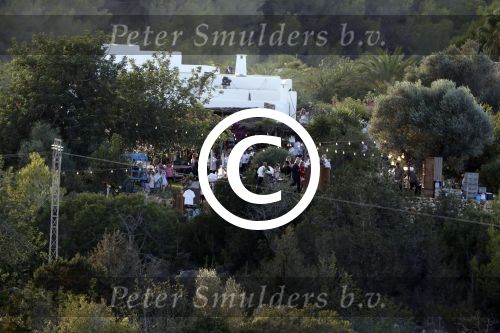 Ibiza 24 september 2016
Trouwen Gigi Ravelli en Roger Hodenius op ibiza . Ze trouwenni zuin huis/finca.