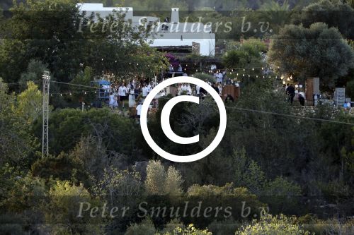 Ibiza 24 september 2016
Trouwen Gigi Ravelli en Roger Hodenius op ibiza . Ze trouwenni zuin huis/finca.