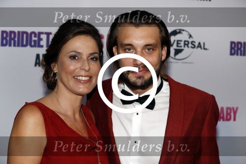 Amsterdam 13 september 2016
Premiere Bridget Jones baby in Tuschinski. Heleen v Rooyen met vriend Bart