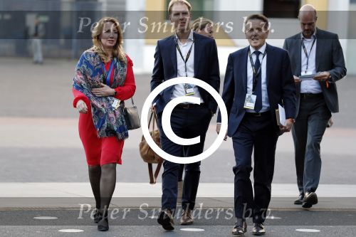Amsterdam 4 oktober 2016
Bijeenkomst met divers sprekers in het ziggo dome. Helga v Leur met Paul Emans