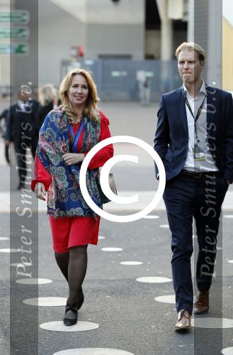 Amsterdam 4 oktober 2016
Bijeenkomst met divers sprekers in het ziggo dome. Helga v Leur met Paul Emans