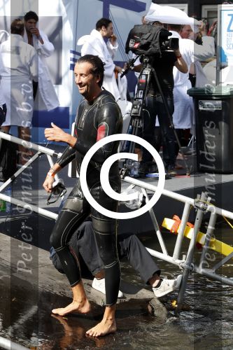 Amsterdam 11 september 2016
Amsterdam city swim tbv ALS door de amsterdamse grachten. jan Joost v Gangelen