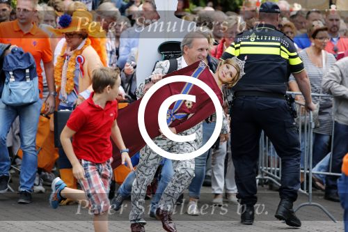 Den Haag 20 september 2016
Prinsjesdag 2016 op het binnenhof en op paleis noordeinde.
Johan Vlemmix met pop Koningin Maxima