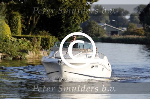Nigtevecht 12 september 2016
Jurgen Smit aan het varen met zijn dochter Rebelle Smit